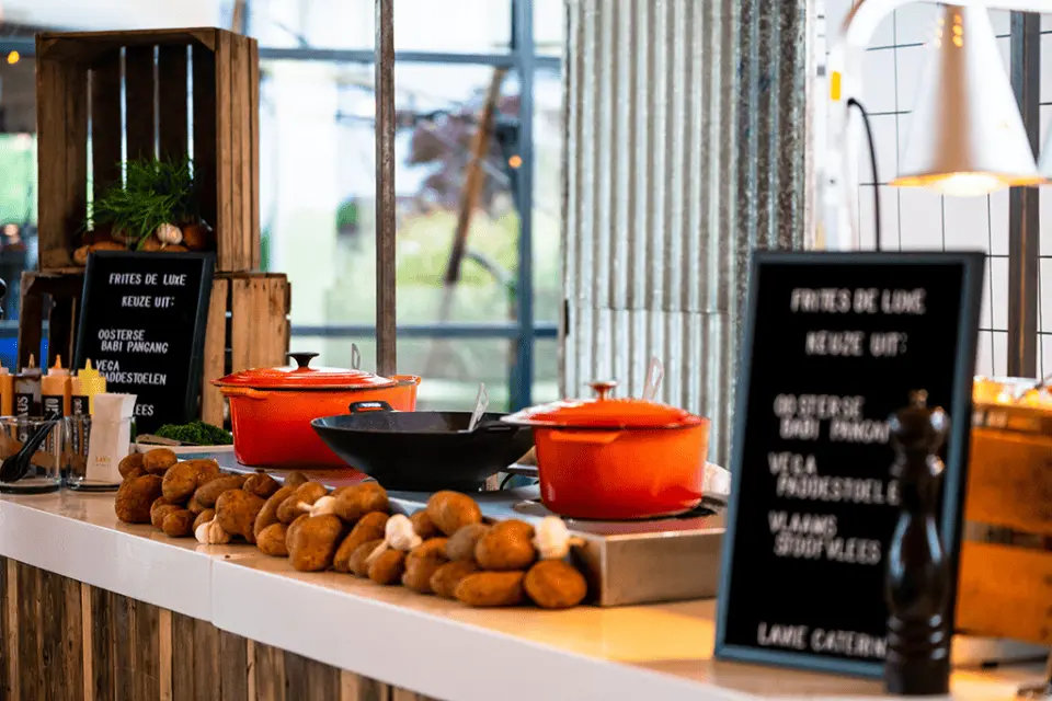 Friet de Luxe buffet met seizoensgebonden toppings op zakelijk event